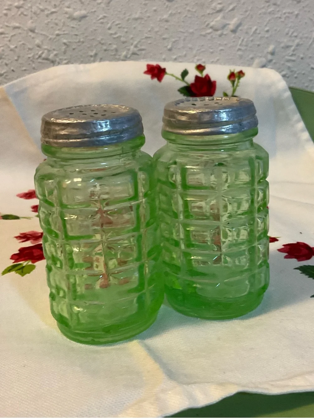 Vintage Uranium anchor Hawking glass salt and pepper shakers